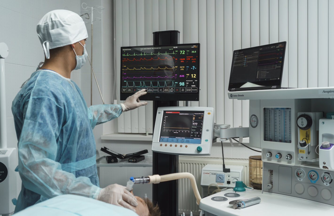 Patient monitor in use